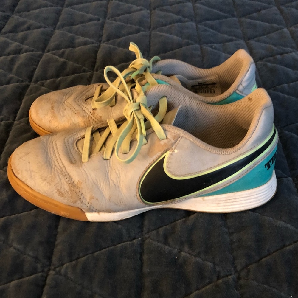 Kids Nike Tiempo Futsal shoes